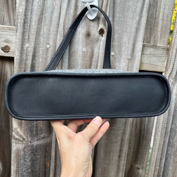 Vintage Coach Bleecker Shoulder Bag 6128 in Black Tweed - Picture 4 of 13